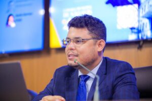 Ribeiro Neto cobra reforma da UEB 1° de Maio na Santa Efigênia