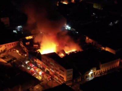 Veja imagens exclusivas do incêndio que destruiu cinco lojas no Centro de São Luís divulgadas pelo Corpo de Bombeiros