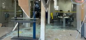 Suspeito de participação em assalto à agência bancária morre em confronto policial