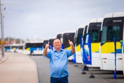 Carlos Brandão entrega 75 ônibus para reforçar o transporte coletivo da Grande Ilha