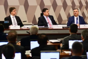 Com aprovação apertada e críticas contundentes, Flávio Dino comeu o pão que o diabo amassou no Senado