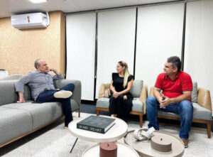 Deputado Júnior França e prefeita França do Macaquinho buscam benefícios para Santa Luzia