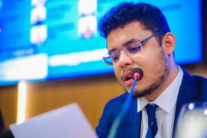 Lei aprovada de Ribeiro Neto busca priorizar o Desenvolvimento Fonológico na Alfabetização Escolar