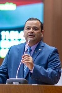 De volta à Assembleia Legislativa, deputado Vinicius Louro solicita a recuperação da MA 381 que liga Pedreiras à Joselândia