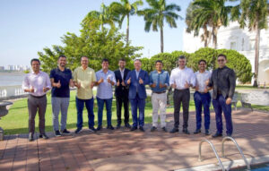Carlos Brandão reúne presidentes e representante de partidos
