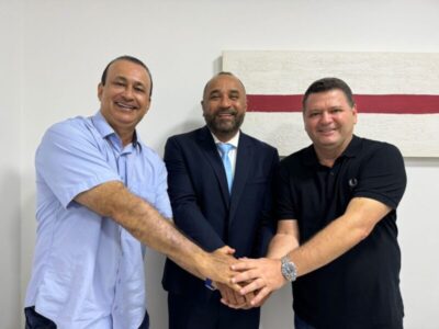 Após articulação de Marcus Brandão prefeito Enoque Mota desiste de candidatura a FAMEM e declara apoio Roberto Costa