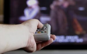 Histórico! Internet supera TV aberta em investimentos publicitários no Brasil