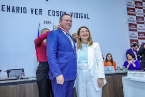 Assembleia homenageia Carlos Brandão com Medalha do Mérito “Manuel Beckman”