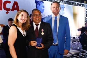 Iracema Vale destaca importância dos profissionais da Segurança em ato de promoção e entrega de medalhas na PMMA