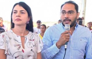 Assis e Janaína em palanques diferentes em Imperatriz