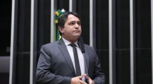 Expulsão de deputado maranhense do PL deve sair na próxima semana
