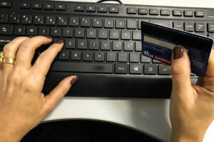 Juros do rotativo do cartão passam a ser limitados a 100% da dívida