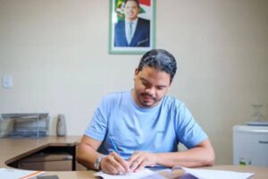 Luciano convoca excedentes do concurso para professores em Pinheiro