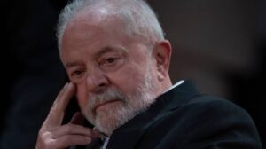 De olho em 2026, PT estuda fim da federação com PCdoB e PV