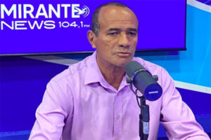 Magão promete tratar problema de esgoto a céu aberto em Ribamar
