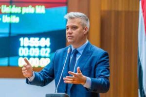 Neto participa do lançamento do Cartão Transporte Universitário