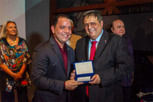 Presidente da Fapema é homenageado na exposição 30 Cores em Maio