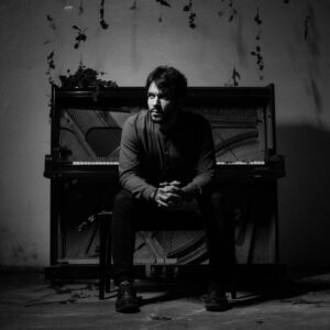 Conexão São Luís/Recife: pianista Fellipe Fernandes lança clipe de “Contraste”, seu single de estreia, no dia 6/9