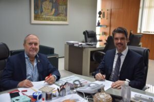 Procurador-geral de Justiça empossa novo titular da 2ª Promotoria Criminal de Timon