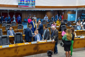 Assembleia aprova PL que acelera repasse a profissionais da enfermagem