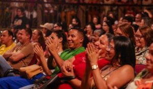Projeto SuperAção abraça a cultura e lota Teatro Arthur Azevedo com peça Pão com Ovo