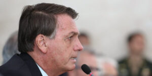 Discursos de Bolsonaro na pandemia seguem um padrão