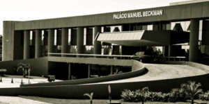 Assembleia e Câmara demonstram que a política é um serviço não essencial