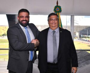 Paulo Victor e Flávio Dino em Brasília