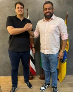 Paulo Victor recebe visita do secretário de Assuntos Municipalistas e reforça parceria entre poderes