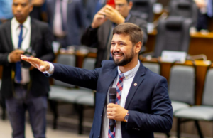 Ricardo Seidel assume mandato na Assembleia