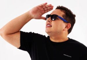 Renan da Resenha leva o bom humor ao Teatro Arthur Azevedo