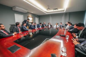 Iracema Vale firma parceria com TRE para instalação de posto avançado de biometria na Alema