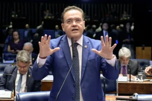 Bolsonarista, Roberto Rocha elogia governo petista: “Que sirva de exemplo”