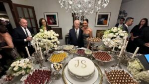 De Dino a Zé Reinaldo: Sarney reúne autoridades em festa de aniversário. Veja como foi