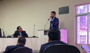 Vereador denuncia prefeito Coroba por contratação de máquinas pesadas fantasmas