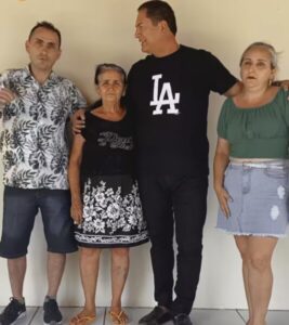 Vídeo: Carlos Figueiredo Recebe Apoio importante do Advogado Malaquias e Sua Família em sua Candidatura à Prefeitura de São João Batista