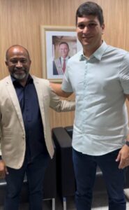 Vídeo: Prefeito Heliezer do Povo e Secretário Tiago Fernandes Priorizam Melhorias na Saúde de Peri-Mirim