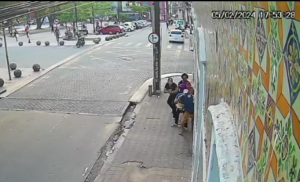 INSEGURANÇA!Idosa é atacada por morador de rua no Centro da capital