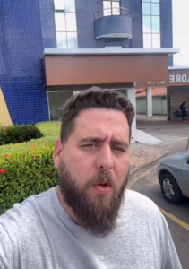 Êpa, que fiscal é esse??? Daniel Barros retorna à Maternidade Carmosina Coutinho após 7 anos e morte de mais de 550 crianças