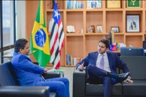 Prefeito Luciano discute com ministro ampliação da telefonia móvel na zona rural e do programa “Banda Larga” nas escolas