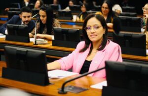 PL relatado por Lucyana Genésio garante atualização automática no desconto de veículos adquiridos por pessoas com deficiência