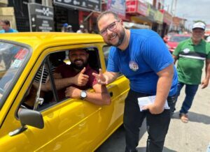 Dr. Filipe Gonçalo faz caminhada na Feira do Maiobão