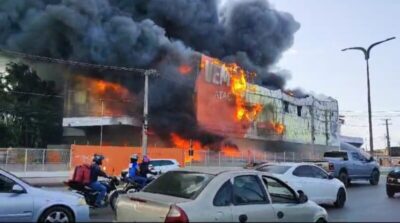 Assista! Incêndio de grandes proporções consome loja de materiais de construção em São Luís