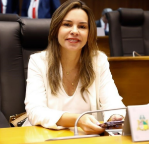 Dra. Vivianne tem obrigação moral de não assumir a Procuradoria da Mulher