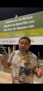 Ás vésperas da eleição, Julinho aplica logotipo em placa de gestão em obra de valor absurdo