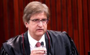 PGR tenta derrubar decisão que bloqueou R$ 430 milhões dos professores do MA