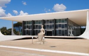 Brandão critica Sindicato dos Professores e diz que é estranho pedido de honorários à advogados