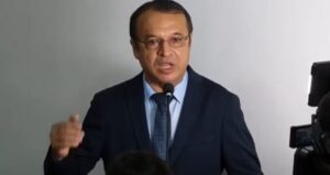 Ao tomar posse, prefeito interino de Paço detona Paula da Pindoba: “educação roubada, massacrada”