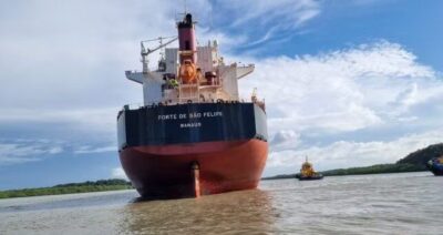 Navio mercante com 229 metros carregado com toneladas de bauxita continua encalhado no canal da Alumar, em São Luís