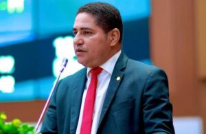 Zé Inácio celebra Lei de bolsa de permanência no ensino médio criada por Lula